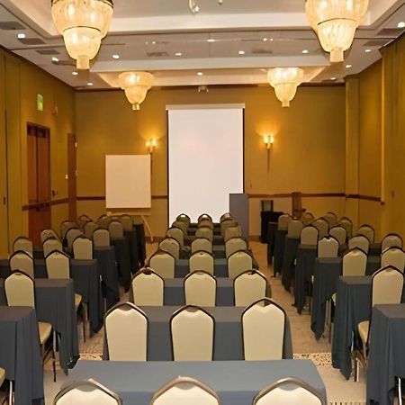 Garden Plaza Hotel Saddle Brook Ngoại thất bức ảnh