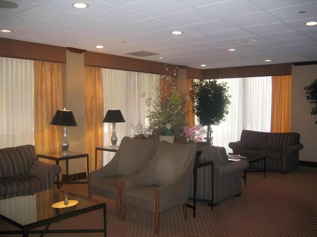 Garden Plaza Hotel Saddle Brook Ngoại thất bức ảnh