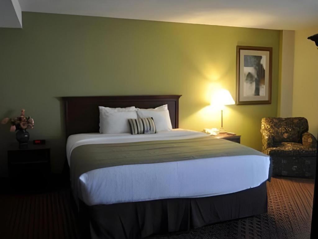 Garden Plaza Hotel Saddle Brook Ngoại thất bức ảnh