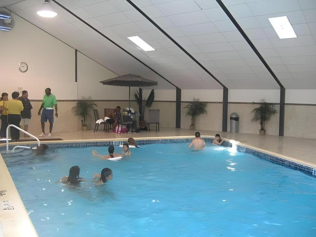 Garden Plaza Hotel Saddle Brook Ngoại thất bức ảnh