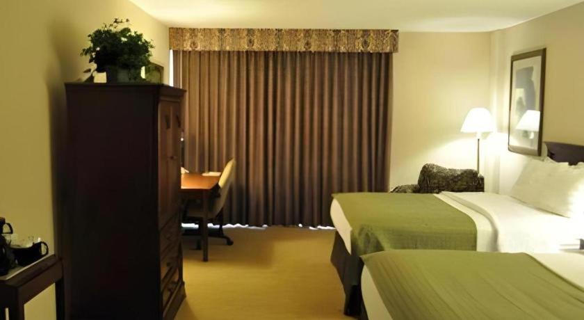 Garden Plaza Hotel Saddle Brook Ngoại thất bức ảnh