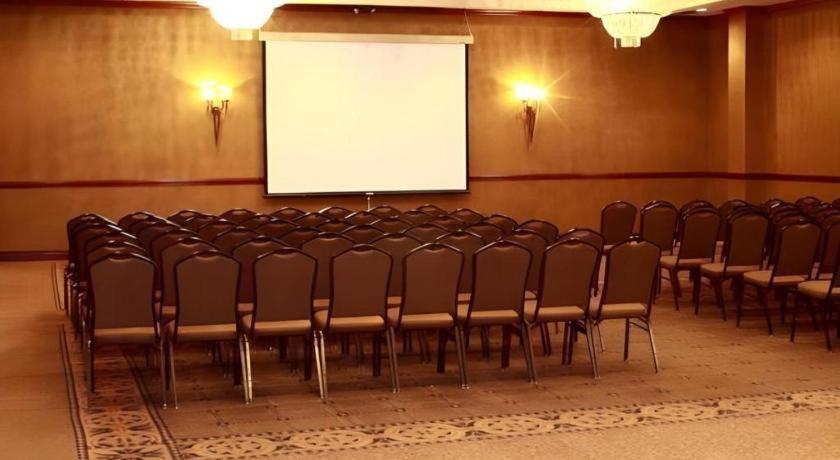 Garden Plaza Hotel Saddle Brook Ngoại thất bức ảnh