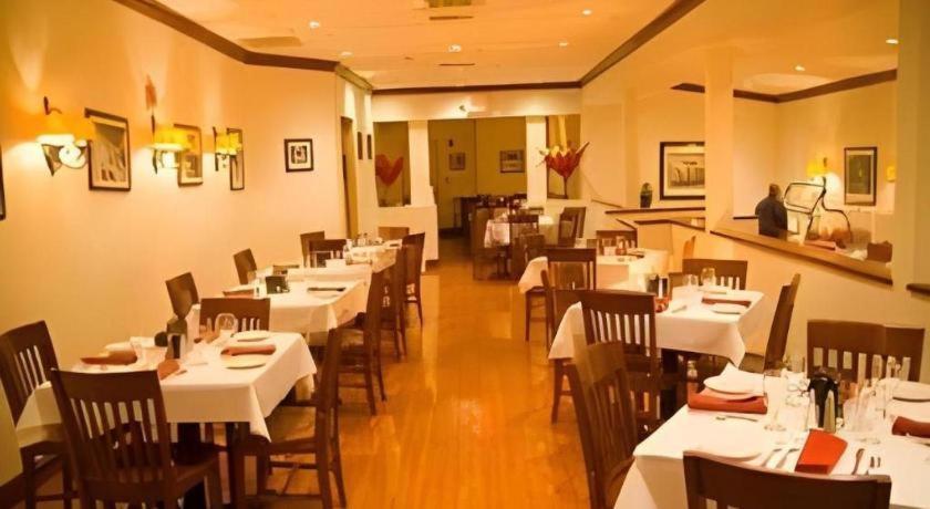 Garden Plaza Hotel Saddle Brook Ngoại thất bức ảnh