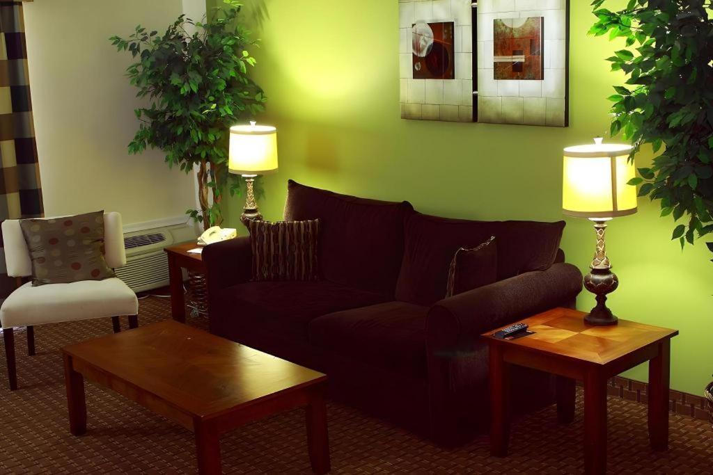 Garden Plaza Hotel Saddle Brook Ngoại thất bức ảnh